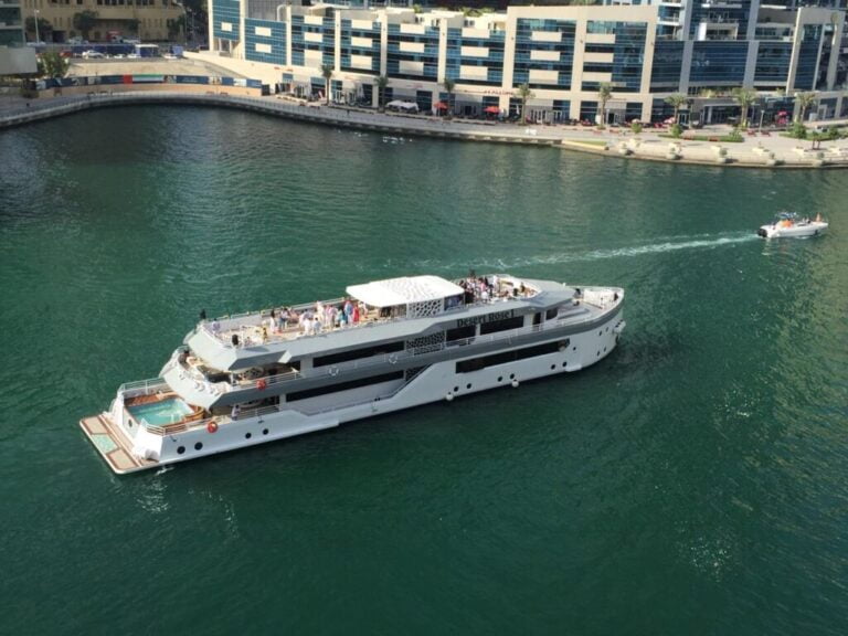 Mega Yacht Party onboard